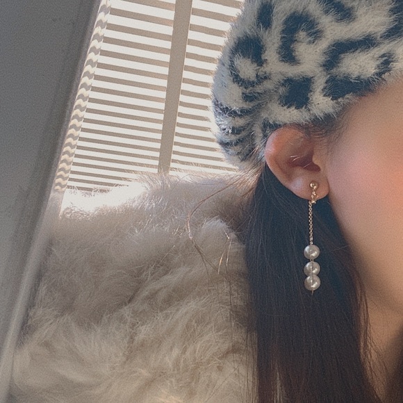 💕LAST ONE Clip-on Pearl Metal Earrings - Picture 7 of 9